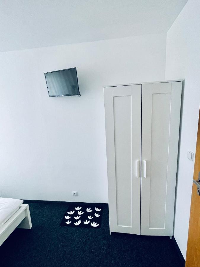 Apartmány Bryksova Praga Esterno foto